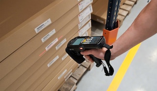 The EOQ (economic order quantity) formula aims to optimize orders in a warehouse