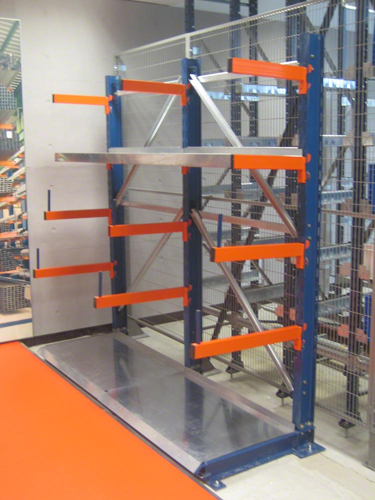 Light duty cantilever racks