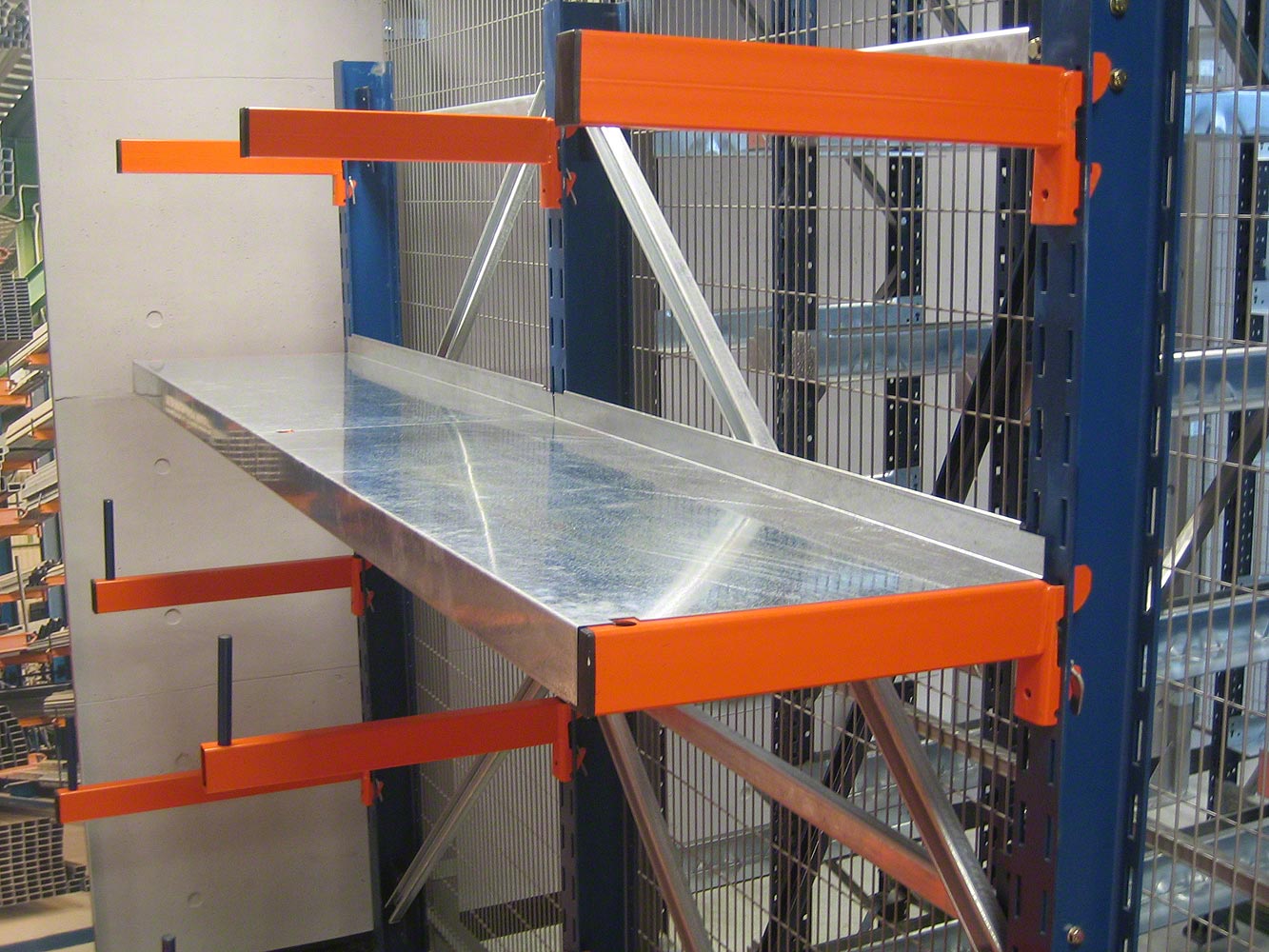 Light duty cantilever racks