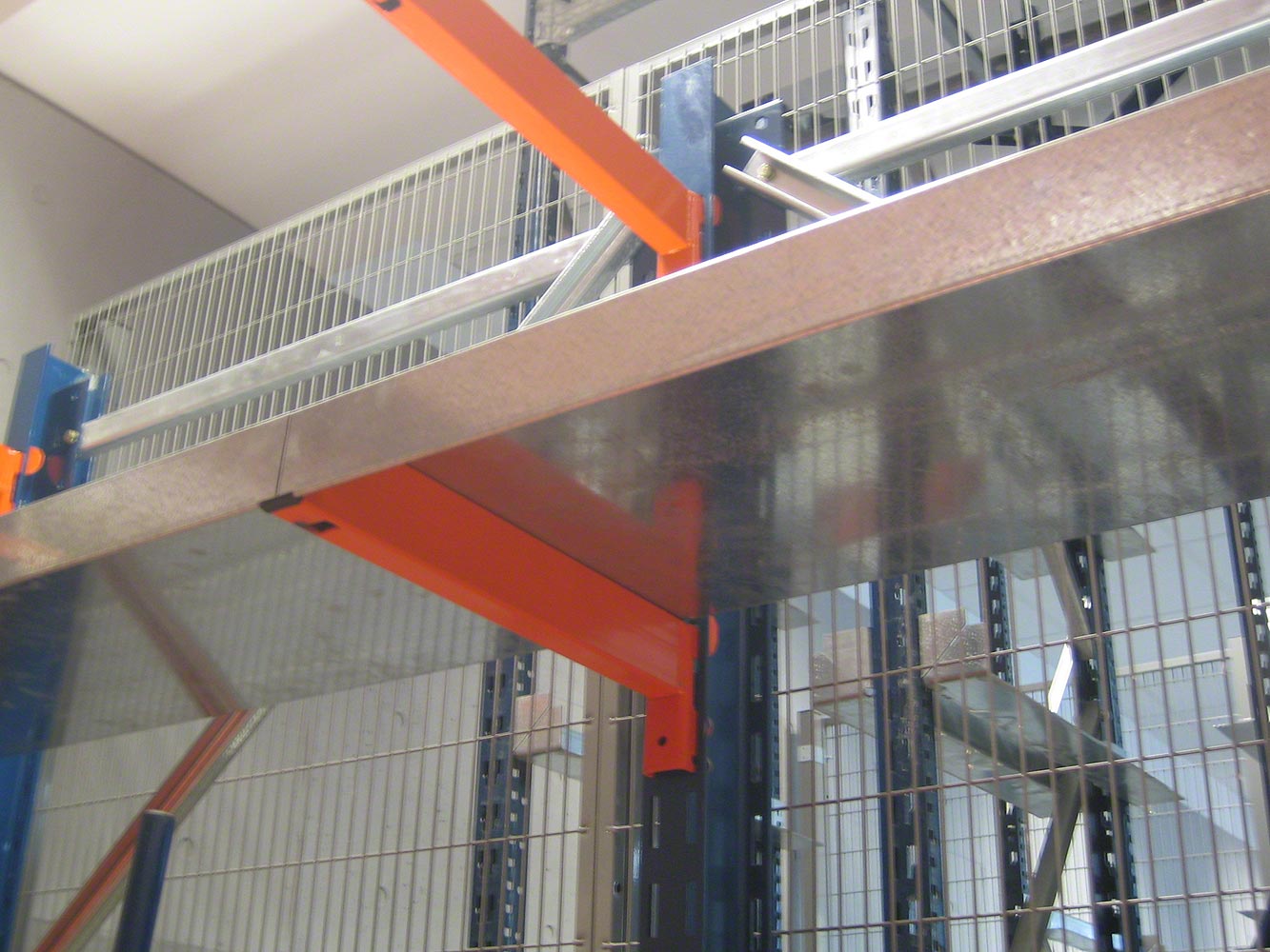 Light duty cantilever racks