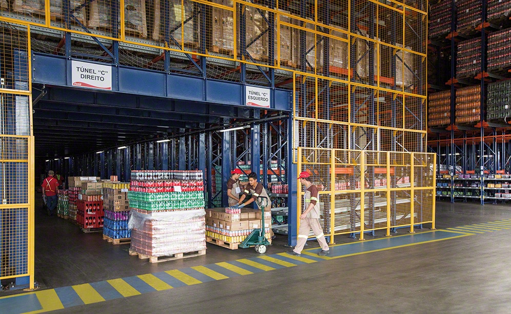 Compact racks make the most of warehouse space Compact racks make the most of warehouse space