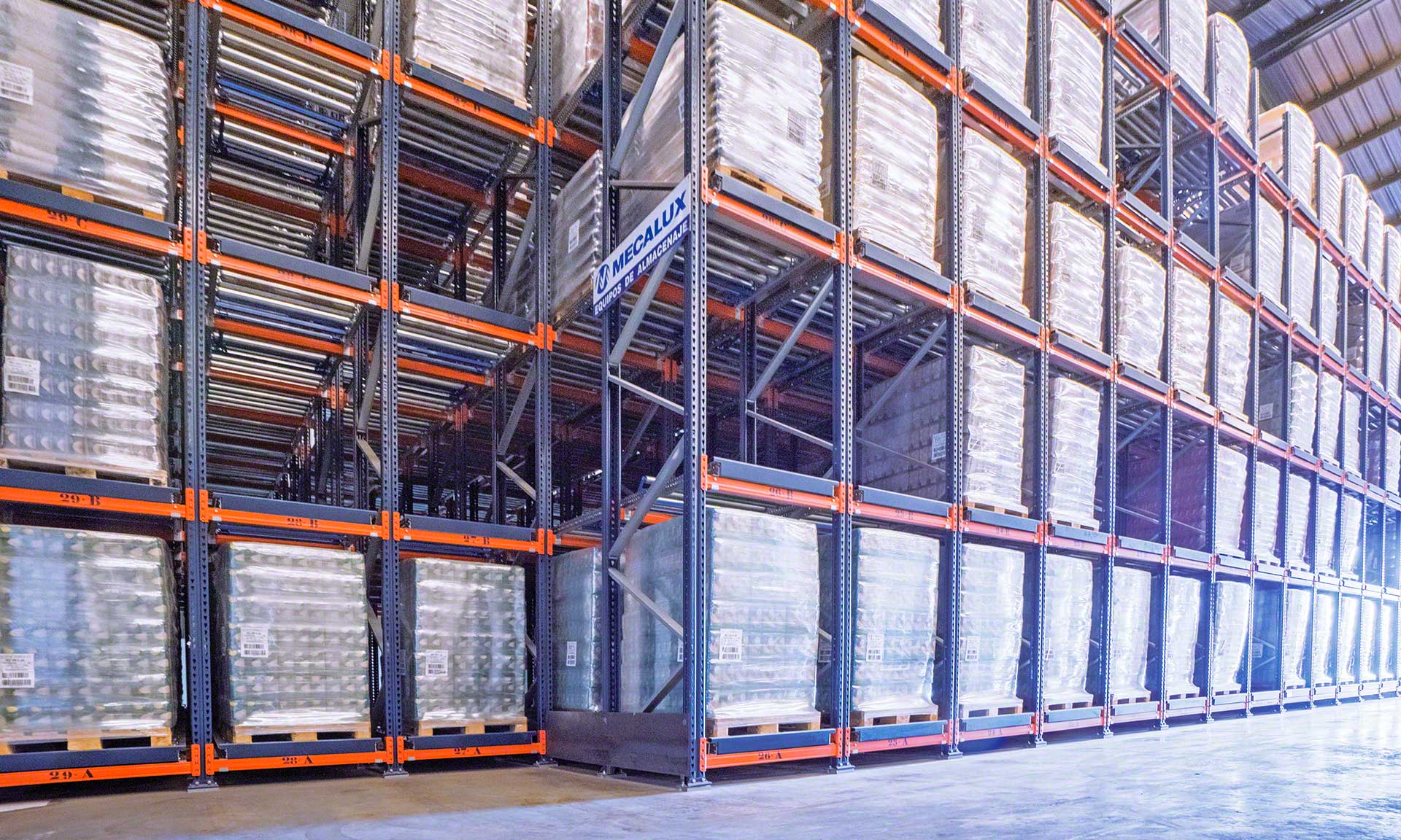Dacsa is on a roll using Mecalux's live racking with rollers