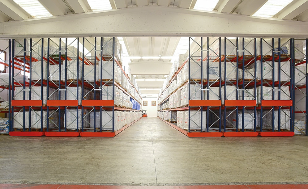 Saccheria F.lli Franceschetti has opted for Movirack mobile racking by Mecalux to store over 1,500 pallets