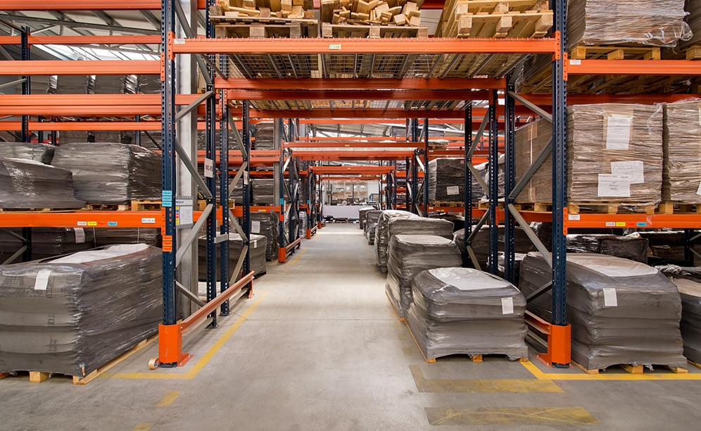 Mecalux optimises Kleen-Tex’s warehouse capacity Mecalux optimises Kleen-Tex’s warehouse capacity