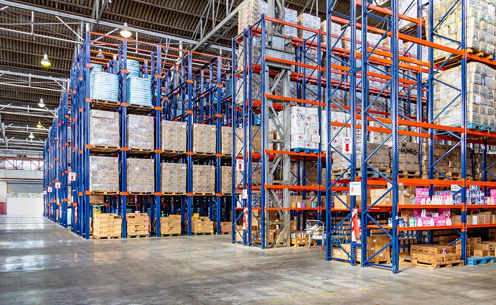 Storage of cleaning products, perfumes, cosmetics and diapers of Caromar Storage of cleaning products, perfumes, cosmetics and diapers of Caromar
