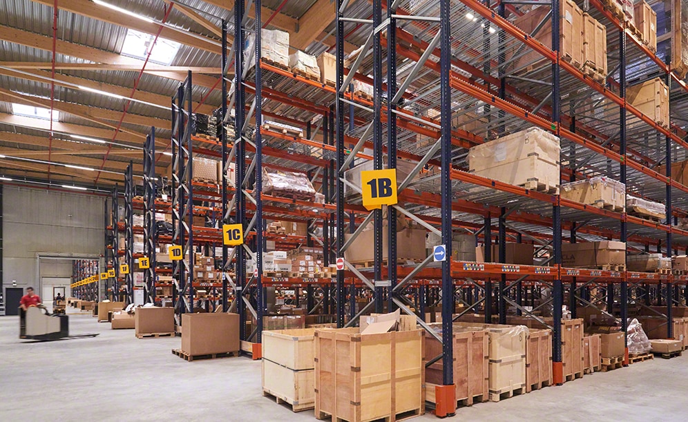 The industrial parts warehouse of Sofinther Mecalux.co.uk