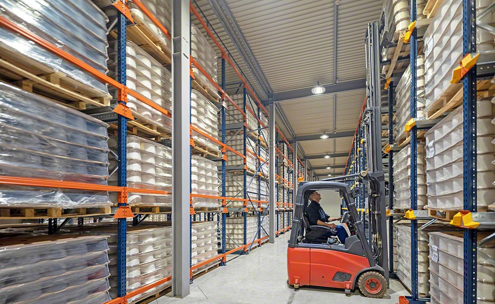Selvafil: racking for a yarn manufacturer - Mecalux.co.uk
