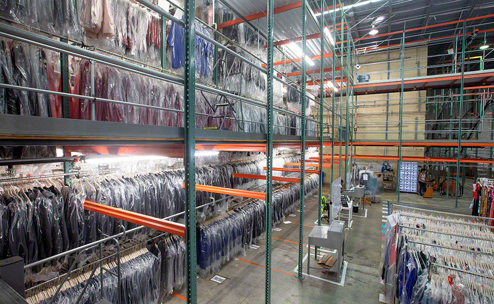 Rental garment warehouse in New Jersey Mecalux.co.uk