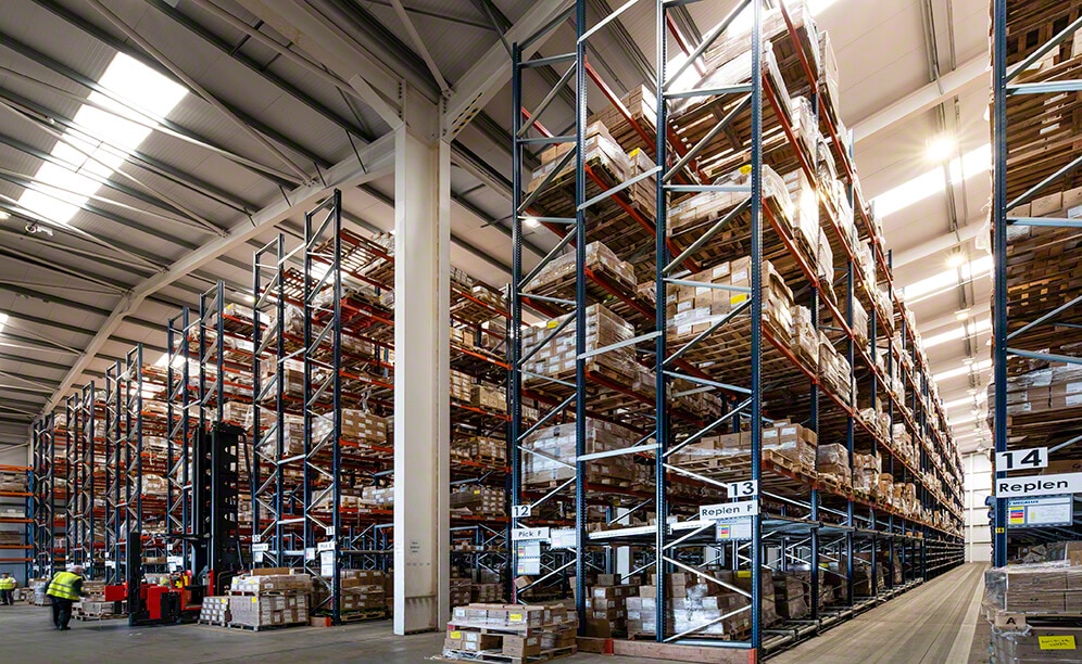 The racks offer a warehousing capacity that exceeds 5,000 pallet
