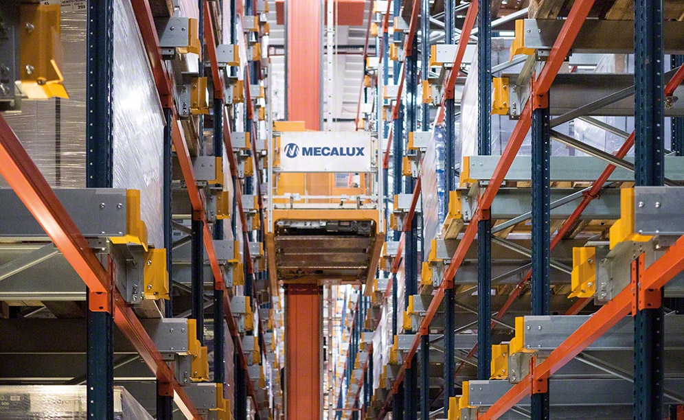 A robotised warehouse means high productivity at Clairefontaine in France A robotised warehouse means high productivity at Clairefontaine in France