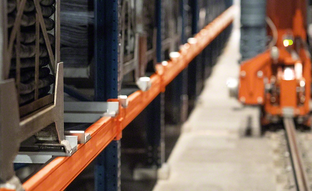 Supports to facilitate the storage of metal containers Supports to facilitate the storage of metal containers