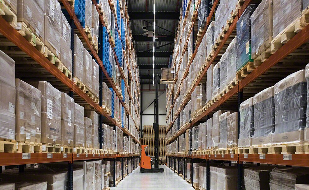 Warehouse for the logistics operator Van Rooijen located in Belgium