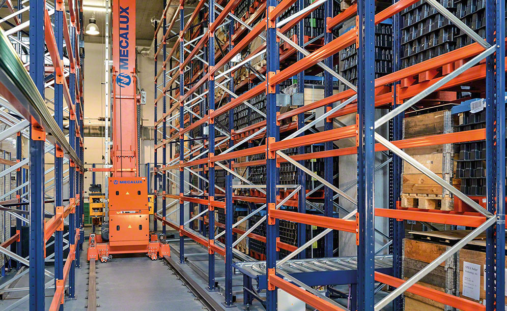 The automated warehouse of SMA Magnetics connected to production