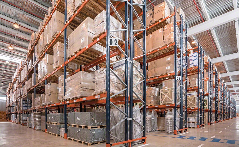 Warehouse for DIY and gardening products of Leroy Merlin Warehouse for DIY and gardening products of Leroy Merlin