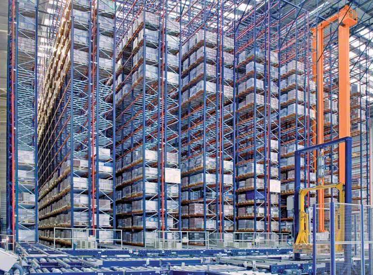 Single-deep racking in a company providing ceramics for construction sector.