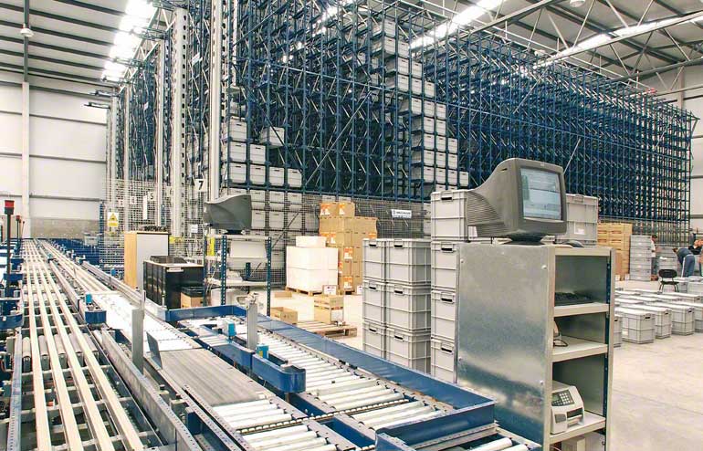 Small pieces warehouse installed in a components and assembly company