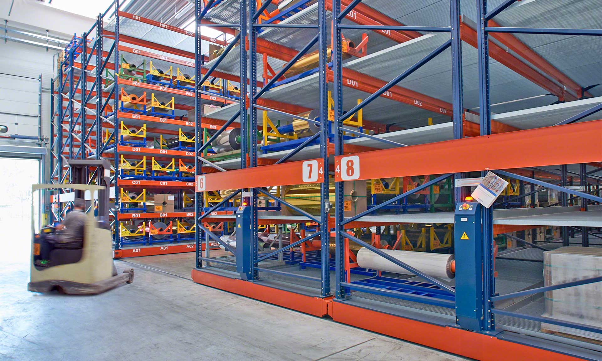 Luxoro optimises its storage space for hot stamping coils without losing direct access Luxoro optimises its storage space for hot stamping coils without losing direct access