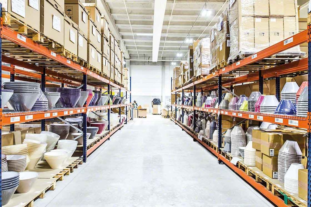 Example of a traditional warehouse: Corep Example of a traditional warehouse: Corep