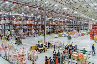 Warehouse labor performance: how to motivate your logistics team Warehouse labor performance: how to motivate your logistics team