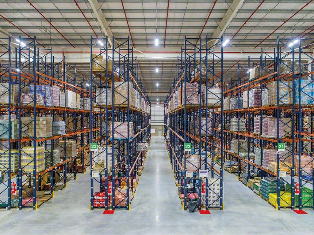 The inventory management techniques used should match the type of SKUs stored