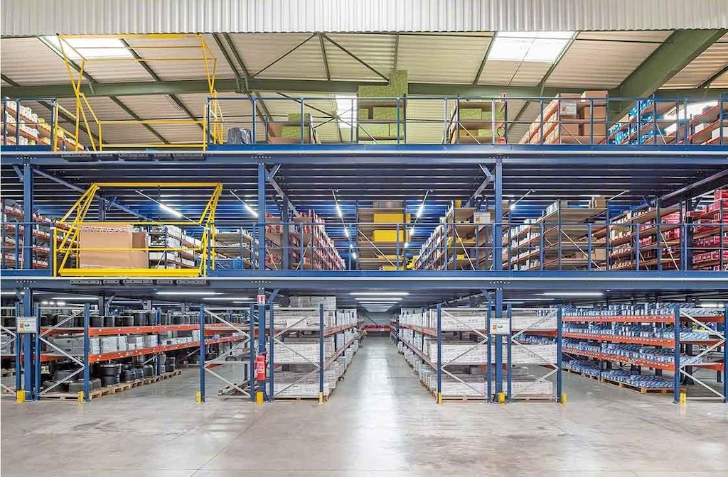 Panoramic view of PAVI-Groupauto's three storage floors Panoramic view of PAVI-Groupauto's three storage floors