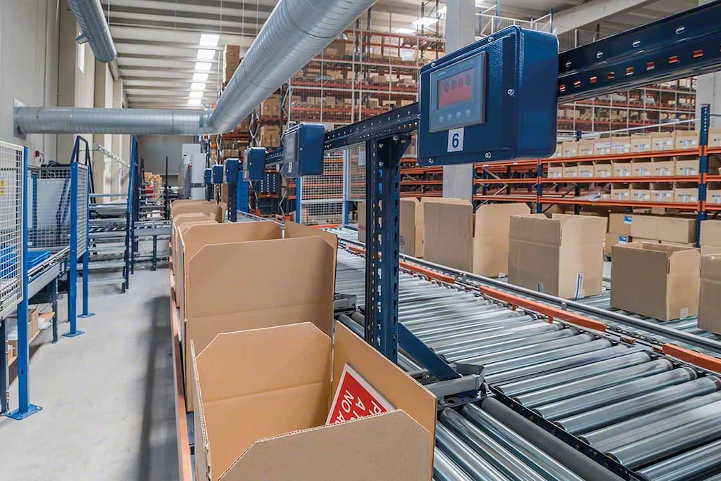 Packaging should be standardised to speed up order prep within e-commerce picking tasks. Packaging should be standardised to speed up order prep within e-commerce picking tasks.