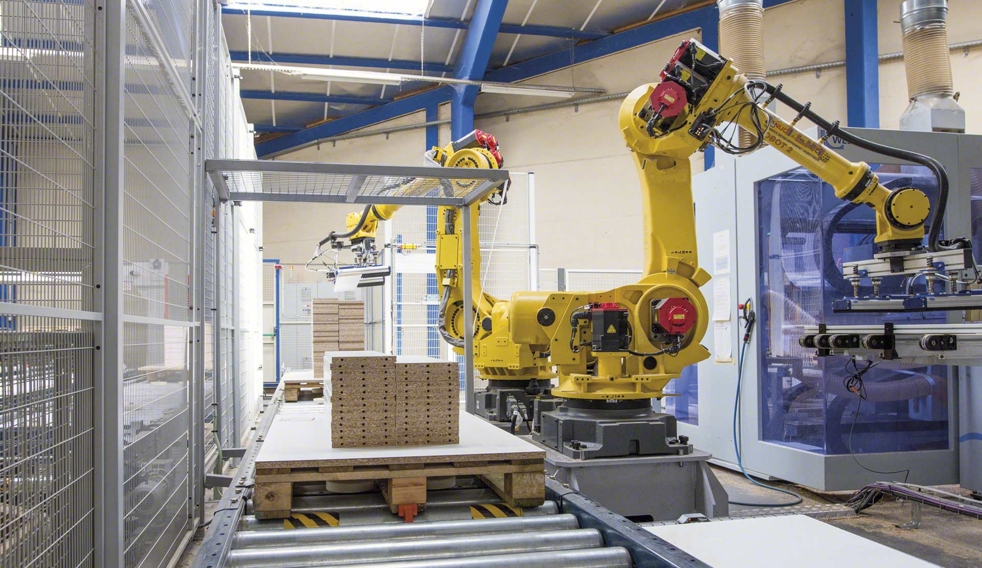 Novium Robotics Industrial robotic arms take the wheel - Mecalux.co.uk