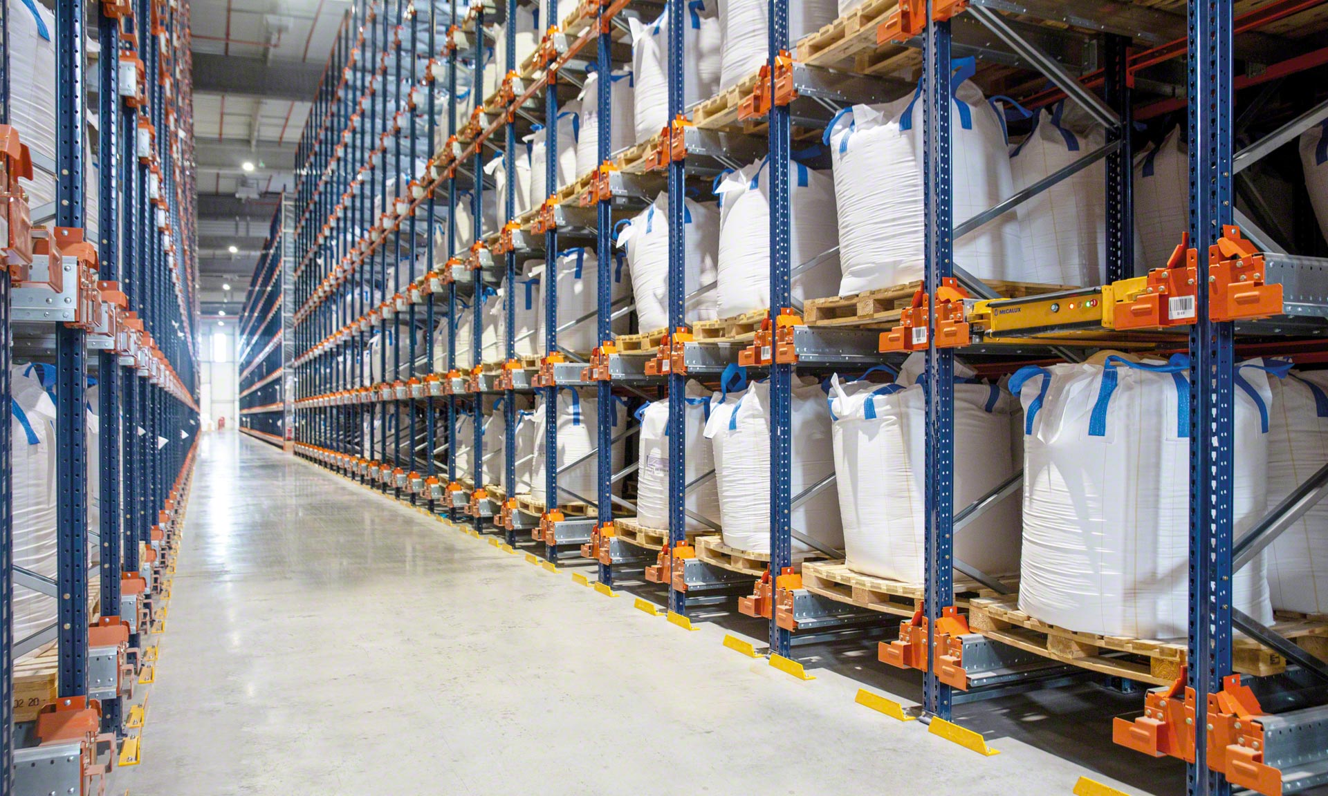 Groupe Bert: same storage capacity, 73% less surface area Groupe Bert: same storage capacity, 73% less surface area