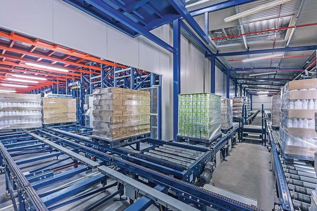 The transport system links the production warehouse with the manufacturing process