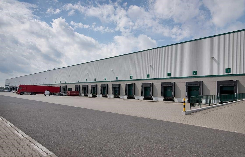 Thanks to distribution centres, lead times are shortened dramatically