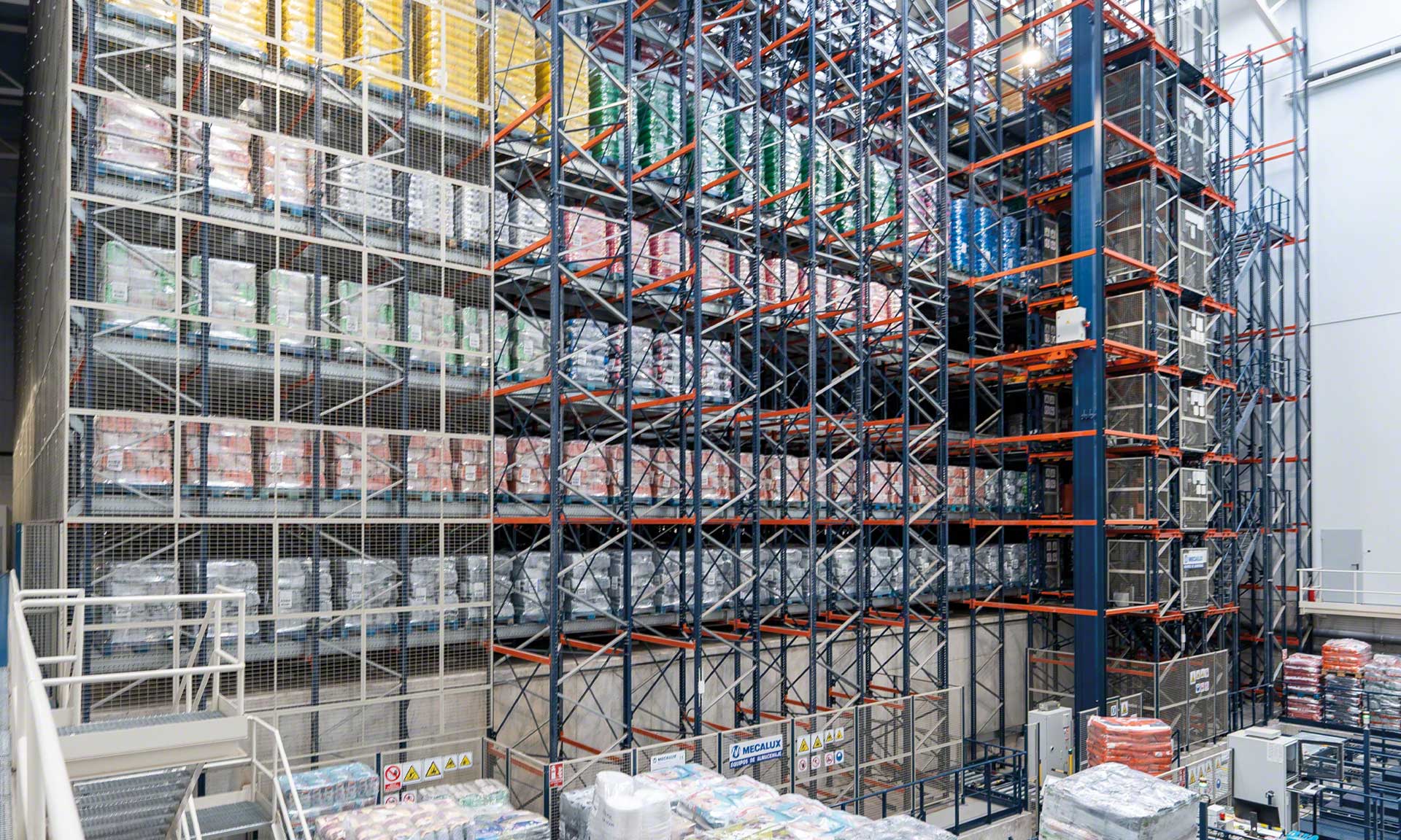 Alinatur Petfood automates its pet food warehouse Mecalux.co.uk