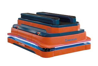 The AMR 1500 with a lifting platform can move loads to platforms or conveyors