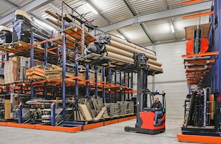 Mobile cantilever racks optimise storage space Mobile cantilever racks optimise storage space