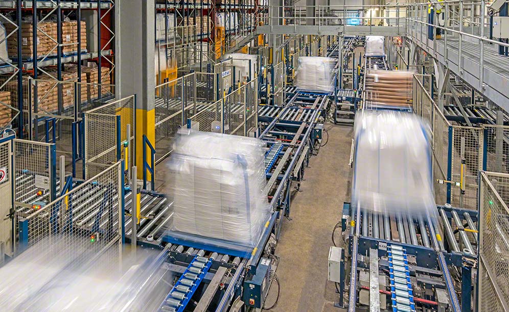 Automatic conveyors in the logistics centre in Wissington Automatic conveyors in the logistics centre in Wissington