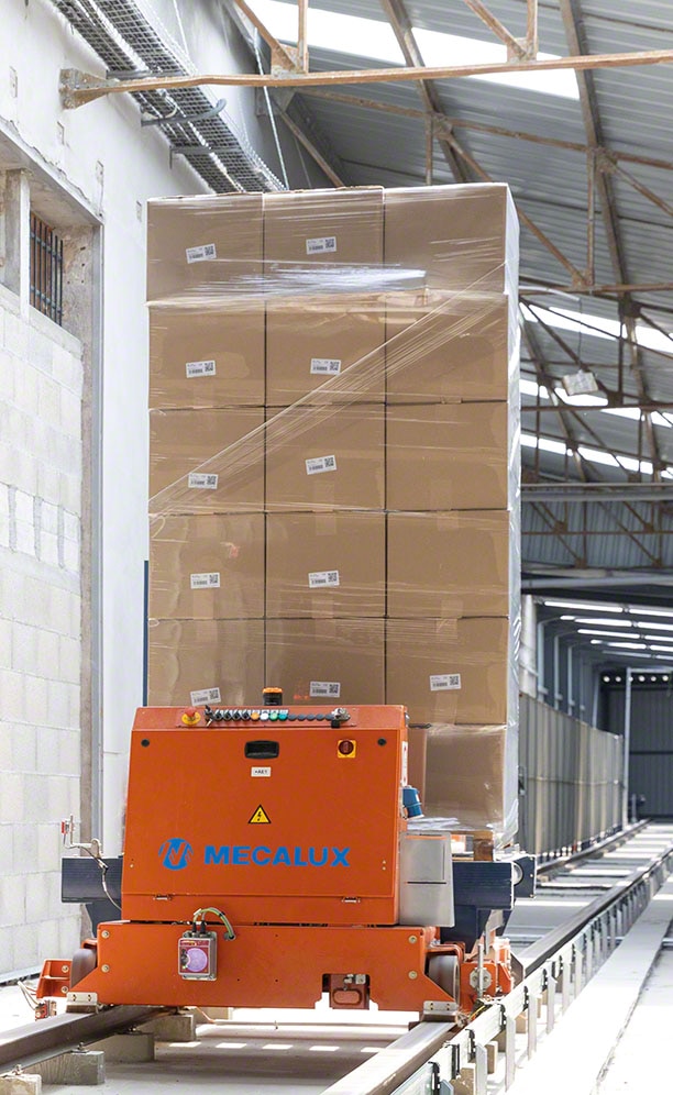 Falk Toys connects its warehouse and production with a transfer car Falk Toys connects its warehouse and production with a transfer car