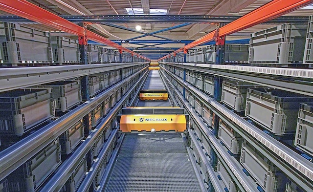 Shuttle System in the Manitou Group warehouse in France