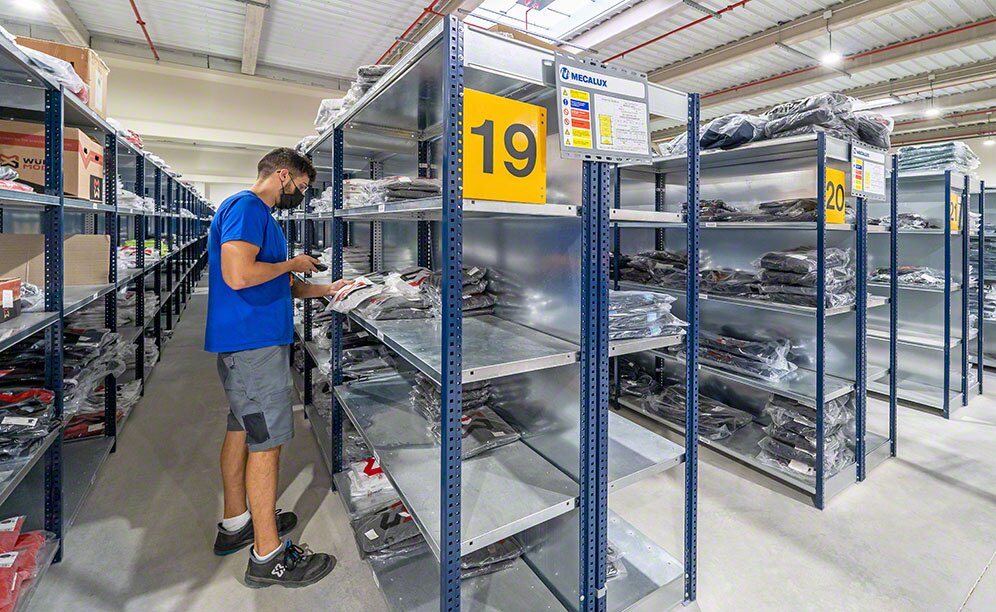 Multi Carrier Shipping Software manages order packaging Multi Carrier Shipping Software manages order packaging