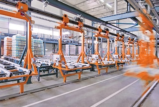 An electric monorail system can supply the shipping area An electric monorail system can supply the shipping area