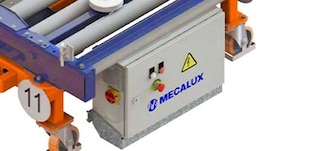 The on-board PLC connects each trolley with the fleet management software The on-board PLC connects each trolley with the fleet management software