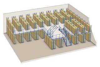 High-bay M7 heavy duty rack installation for raised aisles