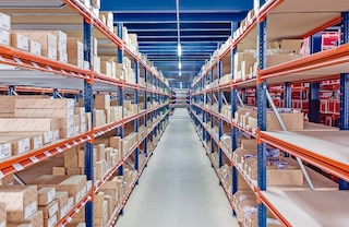 M7 heavy duty racking systems can also be configured with chipboard shelves M7 heavy duty racking systems can also be configured with chipboard shelves