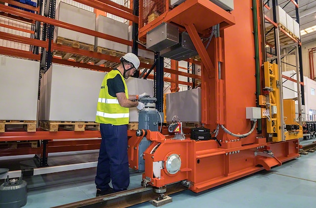 Mecalux’s maintenance services optimise warehouse availability and throughput Mecalux’s maintenance services optimise warehouse availability and throughput