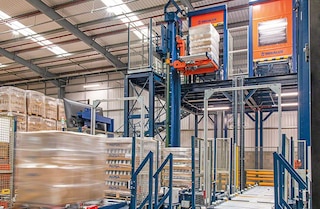 Pallet elevators are lifts capable of transporting pallets at great heights