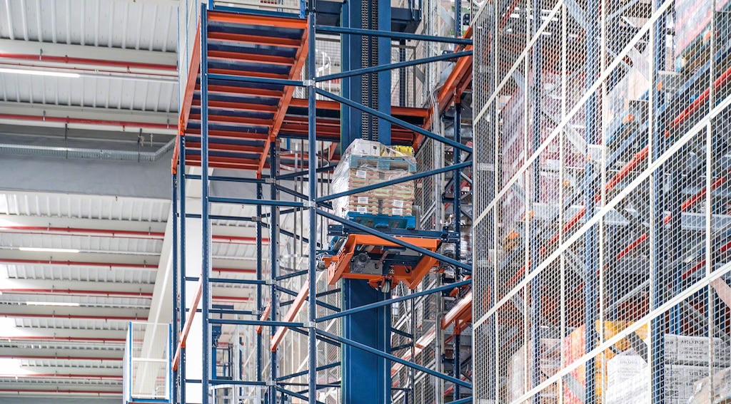 Vertical conveyors (pallet elevators)