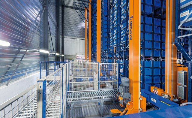 A miniload warehouse with four stacker cranes was installed