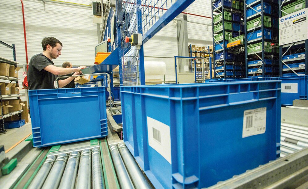 The picking area is readied for two operators to work independently, and in waves of up to 54 orders per operator