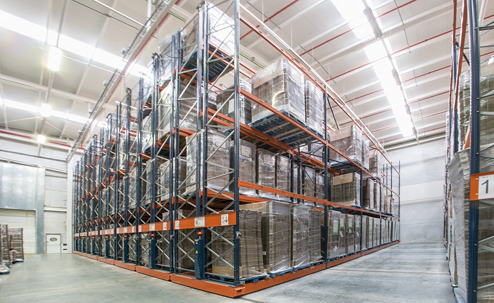 Given that the cooperative needed to expand storage capacity Mecalux installed eight Movirack mobile racks