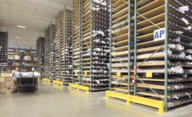 Interlake Mecalux suggested a solution to manage the 50,000 rolls of fabric individually in the 9 m high racking compartments