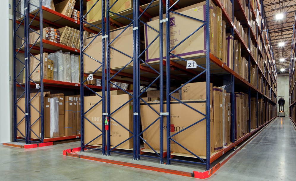Conventional racks, with its multiple supports and high load capacity, are ideal to protect and prevent damage to the furniture