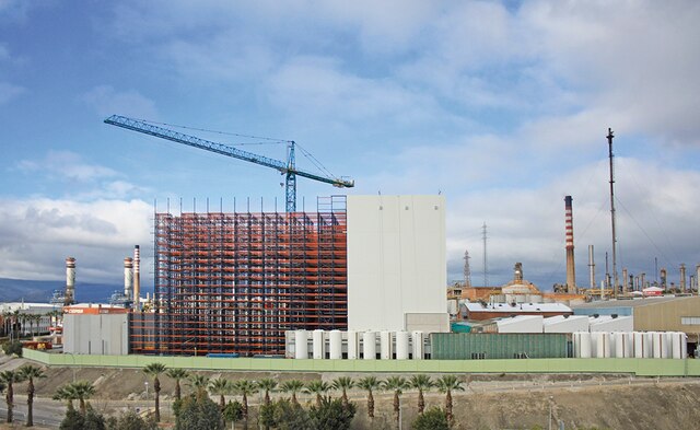 Mecalux builds Cepsa a 37-metre tall automated warehouse with capacity for more than 28,000 pallets